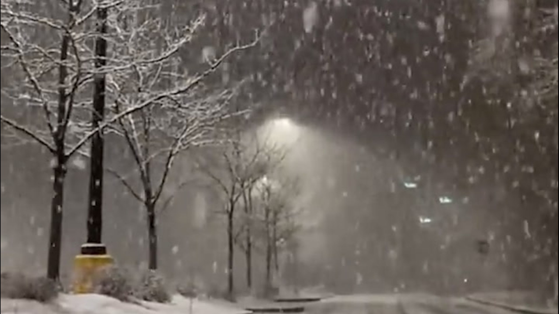 Heavy snow fell on the city of Logan, Utah, on Jan. 23, creating a stunning, late-night winter scene.