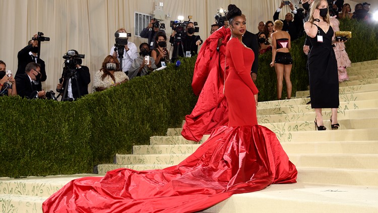 red dress billie eilish met gala 2021 Billie Eilish's Red Oscar de la Renta Met Gala Indoor Dress
