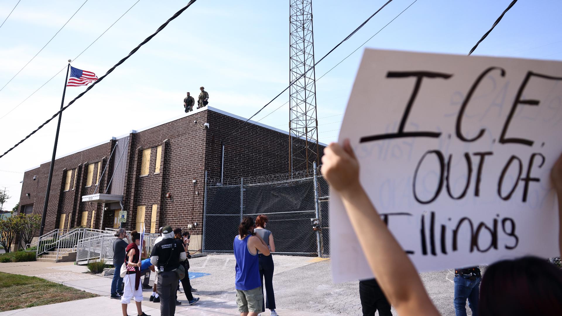 Federal immigration crackdown hits Chicago suburb | wkyc.com
