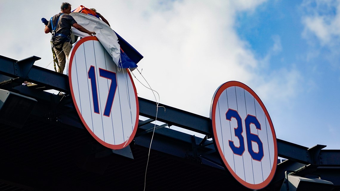 METS TO RETIRE KEITH HERNANDEZ'S UNIFORM #17