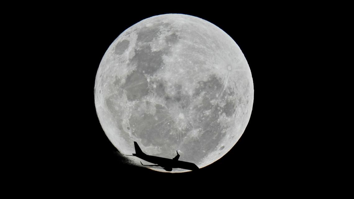 A strawberry moon will soon rise. Here's when to look up at June's full moon