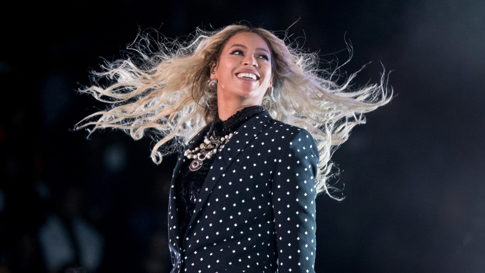 Beyoncé's 'Texas Hold' Em' earns No. 1 on Billboard's country chart ...