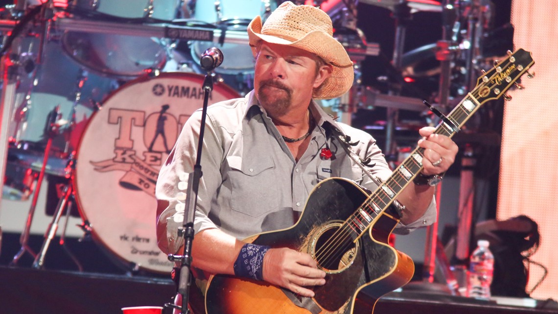 Toby Keith returns to stage after cancer battle in hometown pop-up