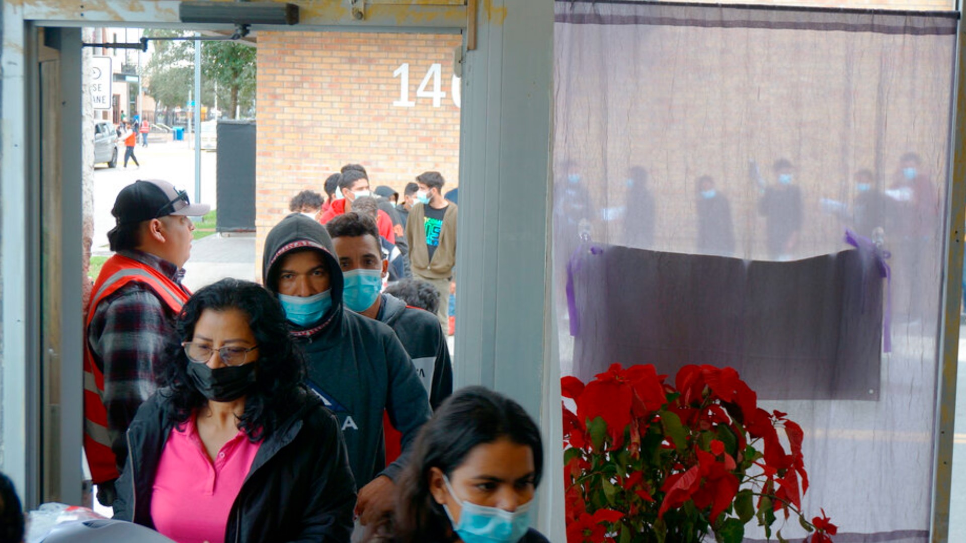 Thousands of migrants await end of Title 42 at Mexico border | wkyc.com