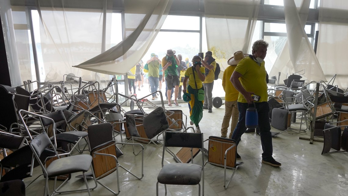 Pro-Bolsonaro crowd storms Brazil's Congress - Vimarsana News