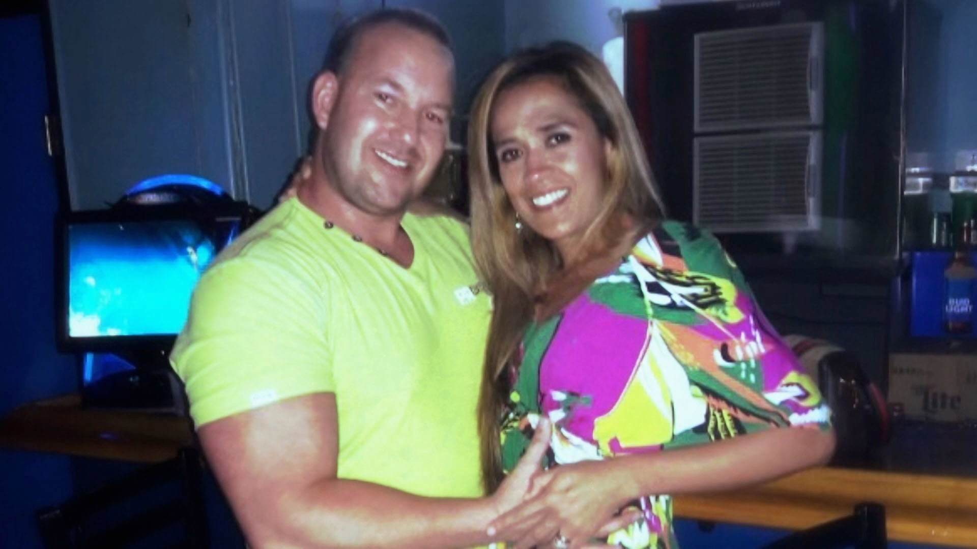 A body in a dumpster. A quiet Florida neighborhood. The murder of Nicholas Wilcox leads detectives to an unexpected suspect