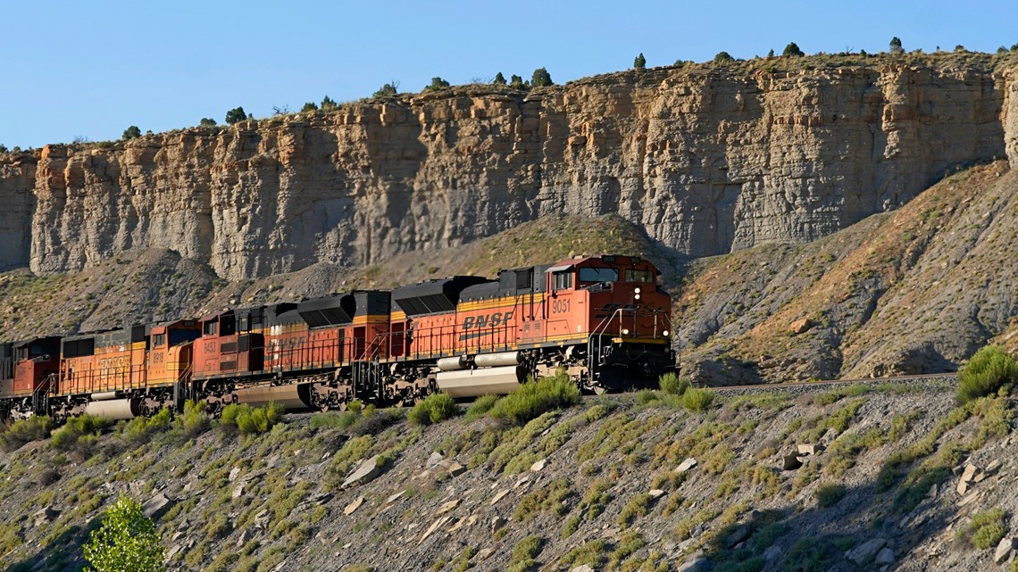 Utah's oil train proposal chugs along amid environment concerns - Vimarsana News