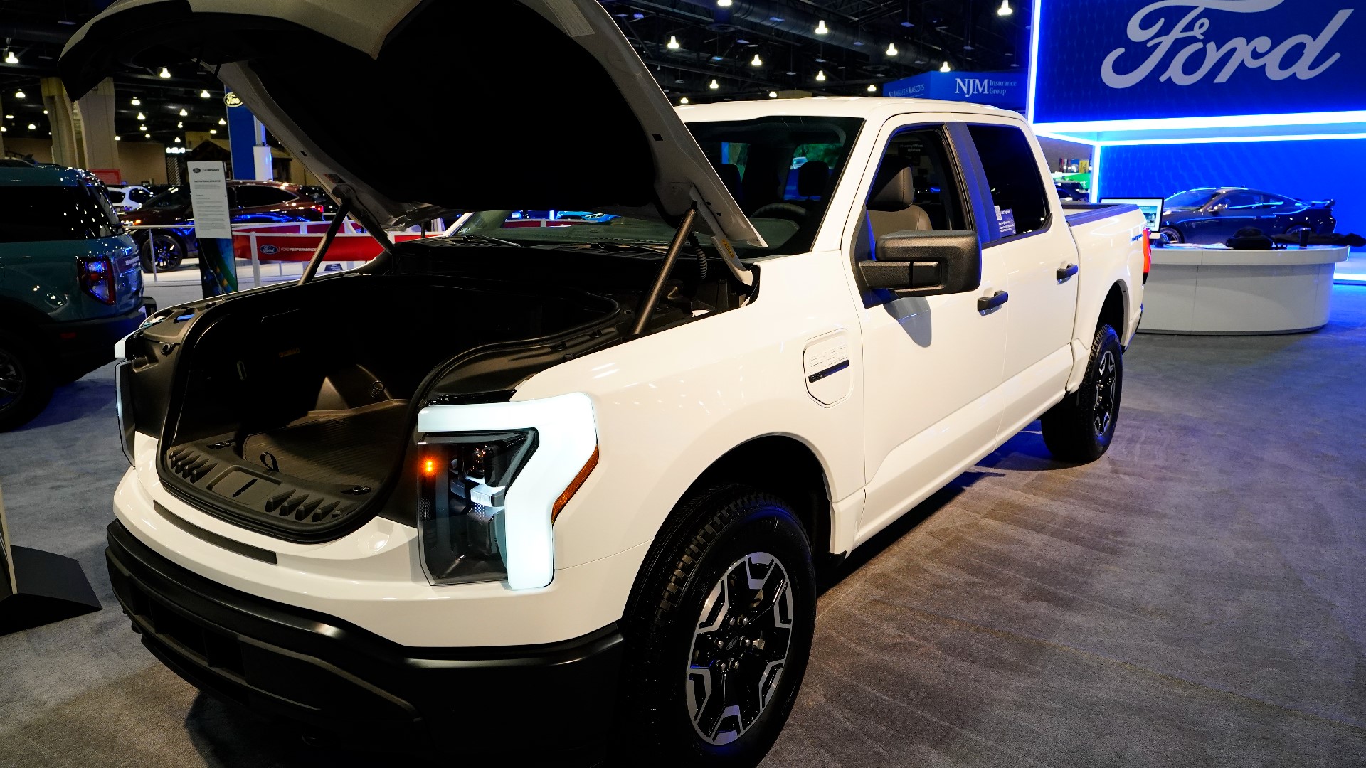 Ford delaying production of new electric pickup and large SUV
