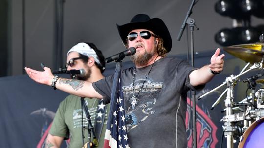 Country singer Colt Ford injured in tour bus crash in Germany | wkyc.com