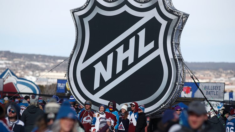 NHL pauses cross-border games, shuts down 6th team