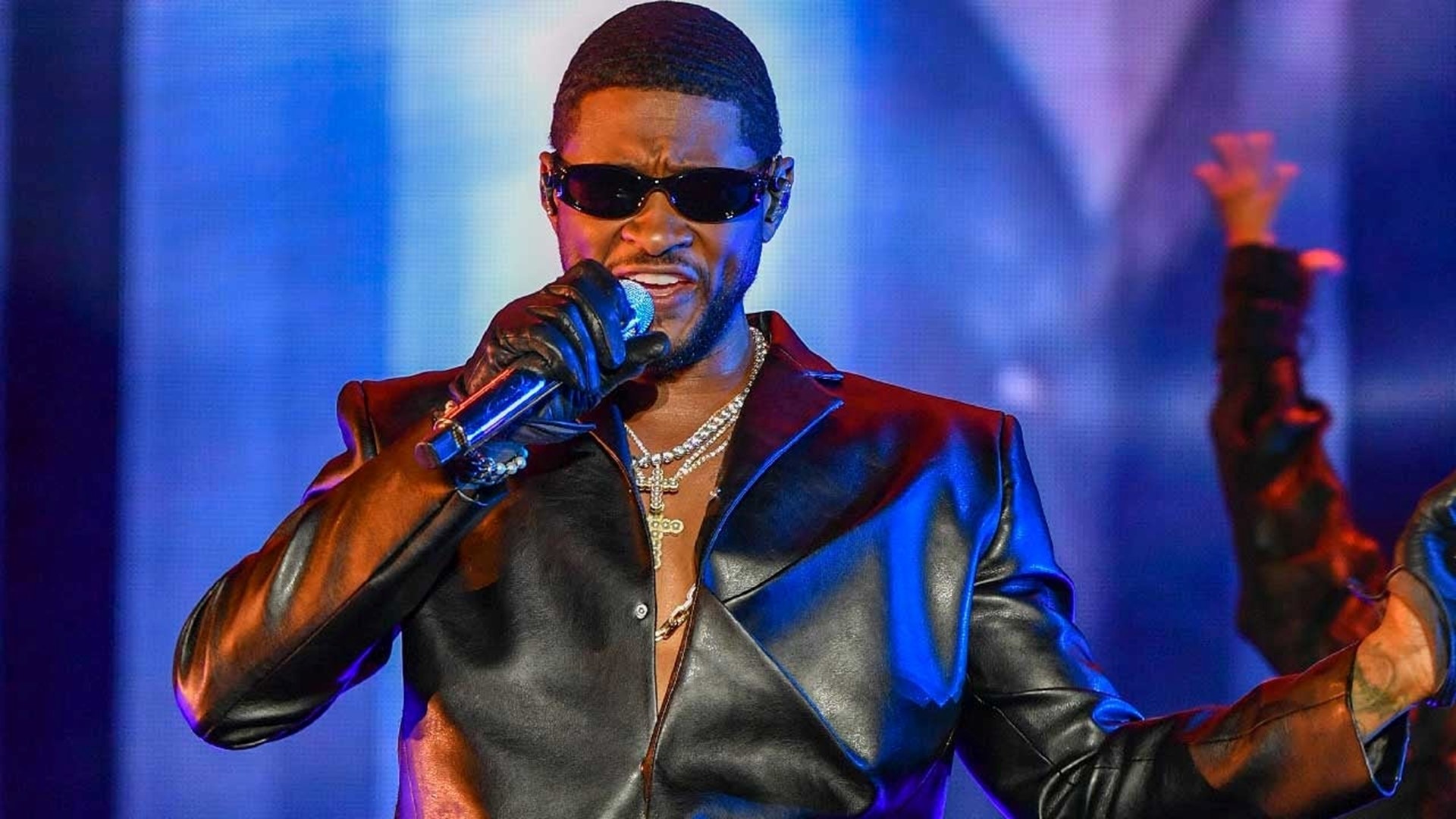 Usher Talks New Album Coming Home s Romantic Themes And His Sons 