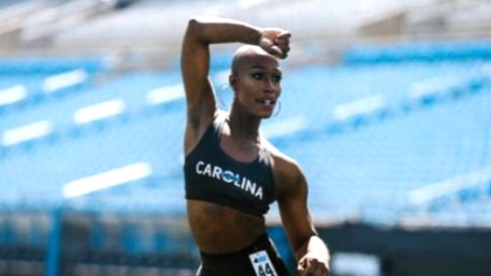 Justine Lindsay Becomes Nfls First Openly Transgender Cheerleader Hired By Carolina Panthers 8194