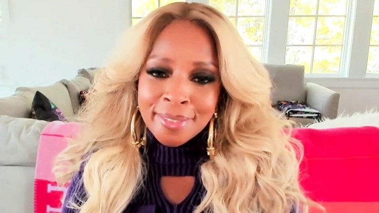 Mary J. Blige Super Bowl 2022: Beauty, Fashion Details