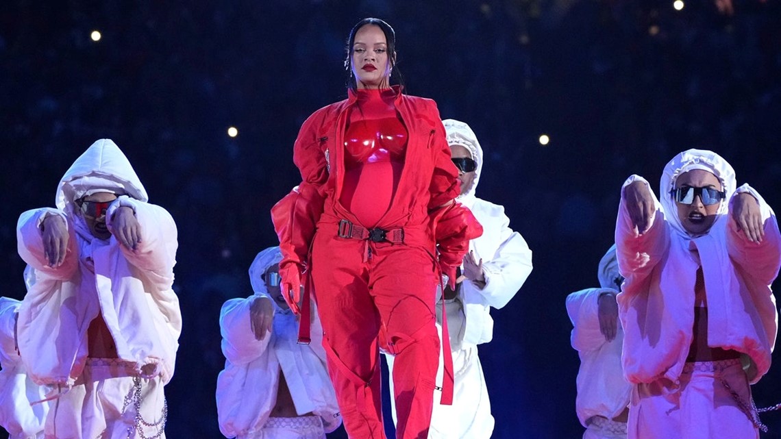 Rihanna's Super Bowl Dancer 'Did Not Know' Singer Was Pregnant at Show