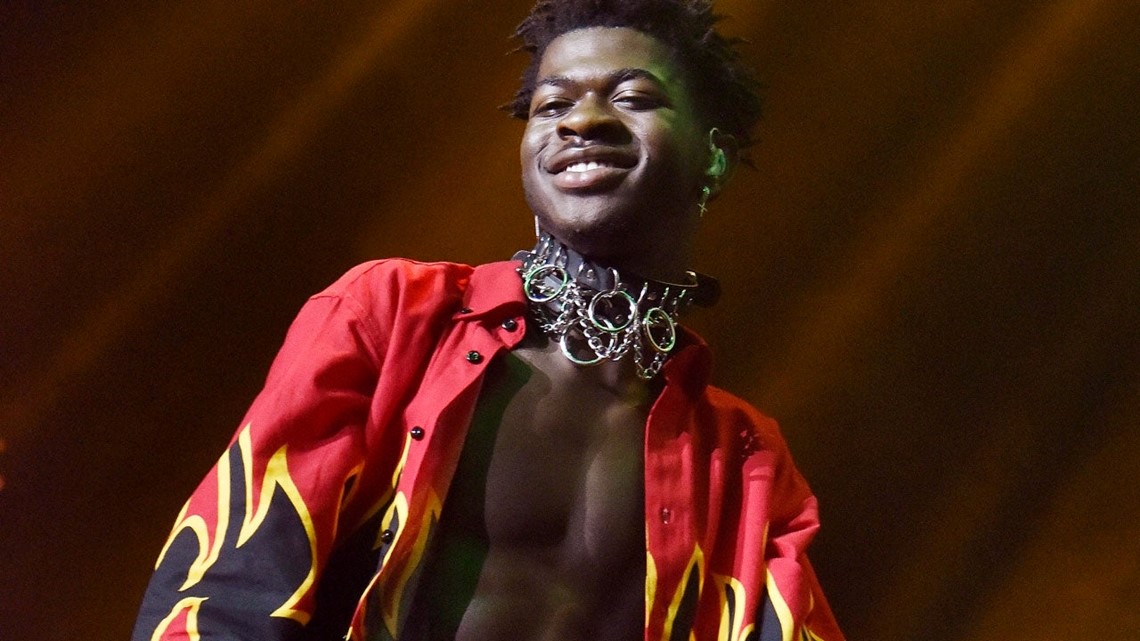 Lil Nas X kisses dancer in fiery BET Awards performance