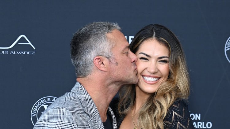 &#039;Chicago Fire&#039; Star Taylor Kinney Marries Ashley Cruger After 2 Years Dating | wkyc.com