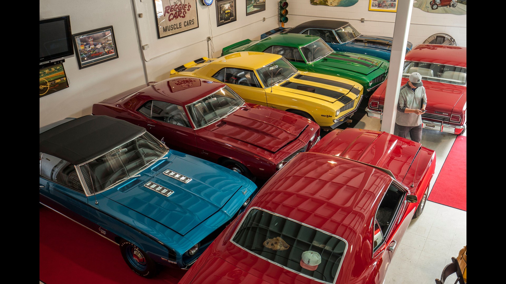 Reggie Jackson is auctioning off part of his car