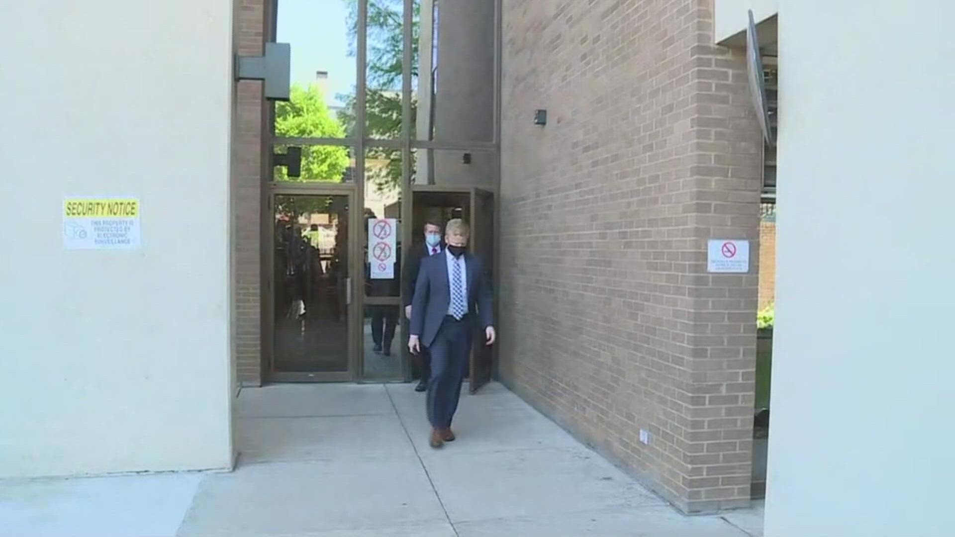 Jim Bob Duggar, Anna Dugger leave the courthouse after Josh Duggar was sentenced to 12.5 years in federal prison.