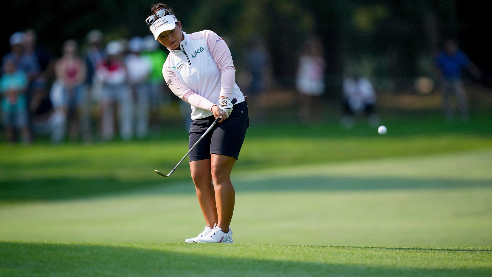 Megan Khang Takes Portland Classic Lead 