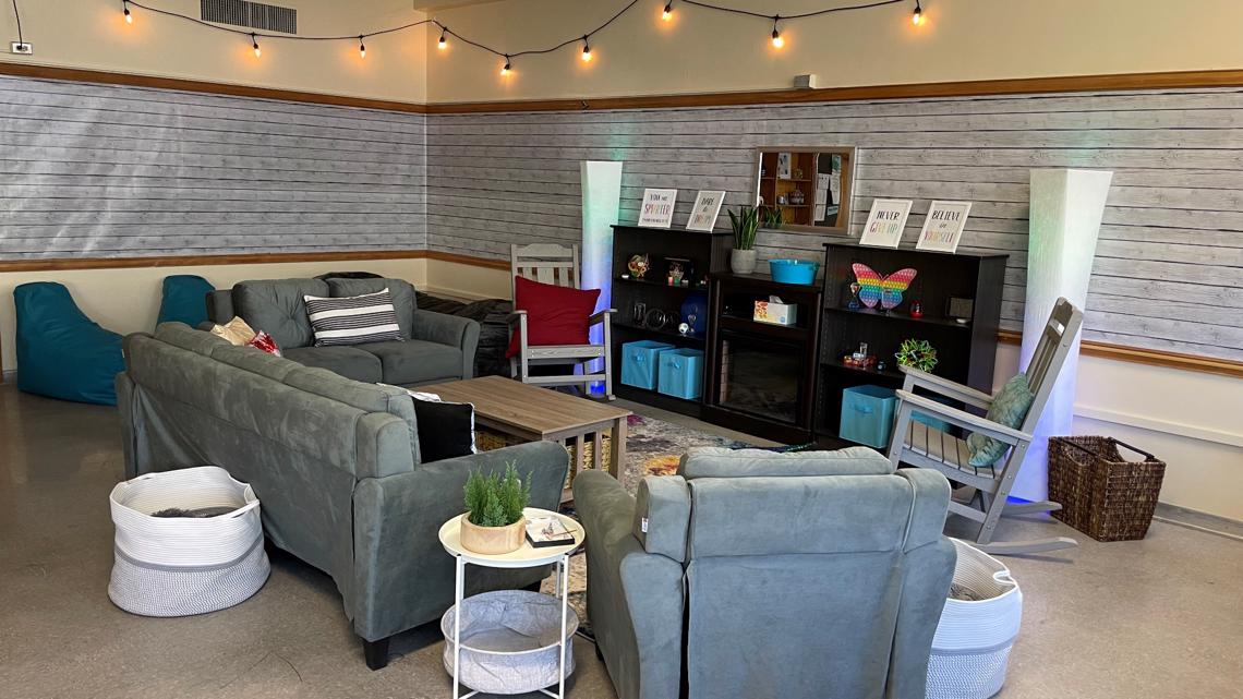 High school introduces 'calm room' to help students deal with stress and anxiety - Vimarsana News