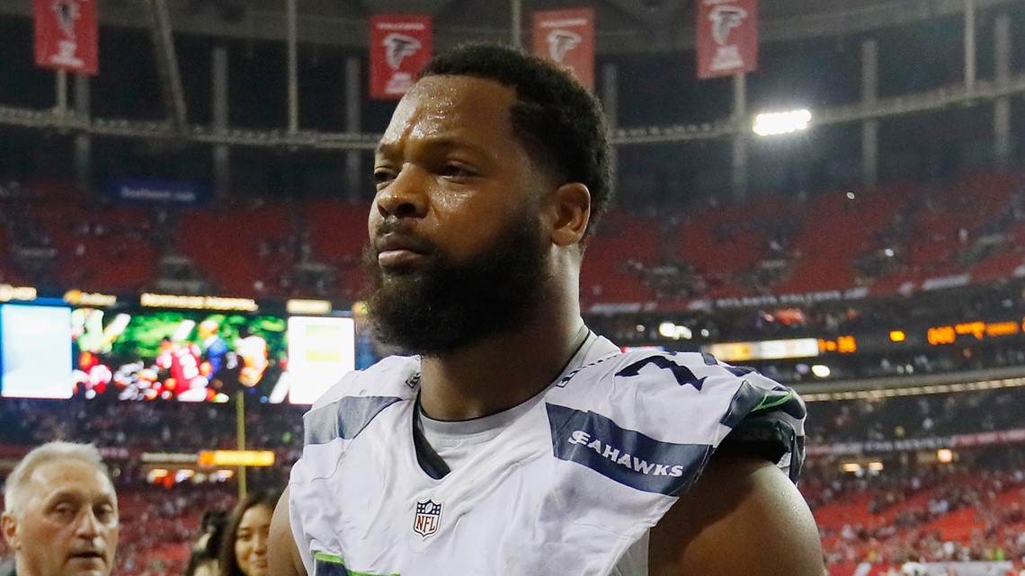 Seahawks DE Bennett sits again during national anthem