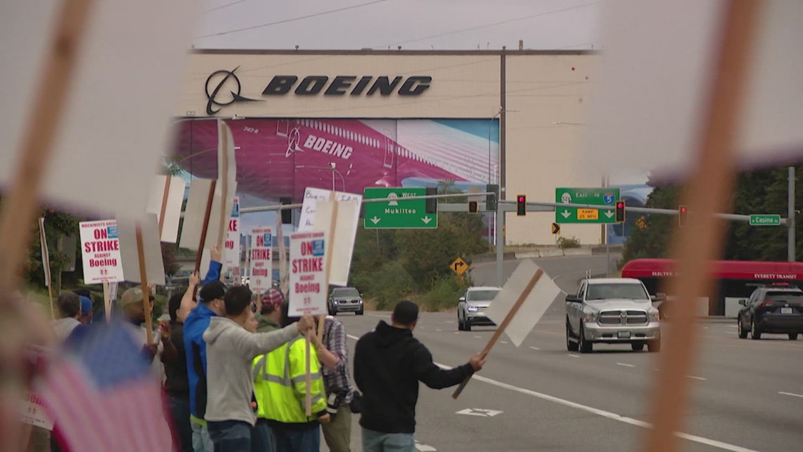 Boeing presents its 'best and final offer' in attempt to end machinists strike