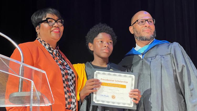 8th grader walks 6.5 miles to attend graduation at Harris-Stowe State University