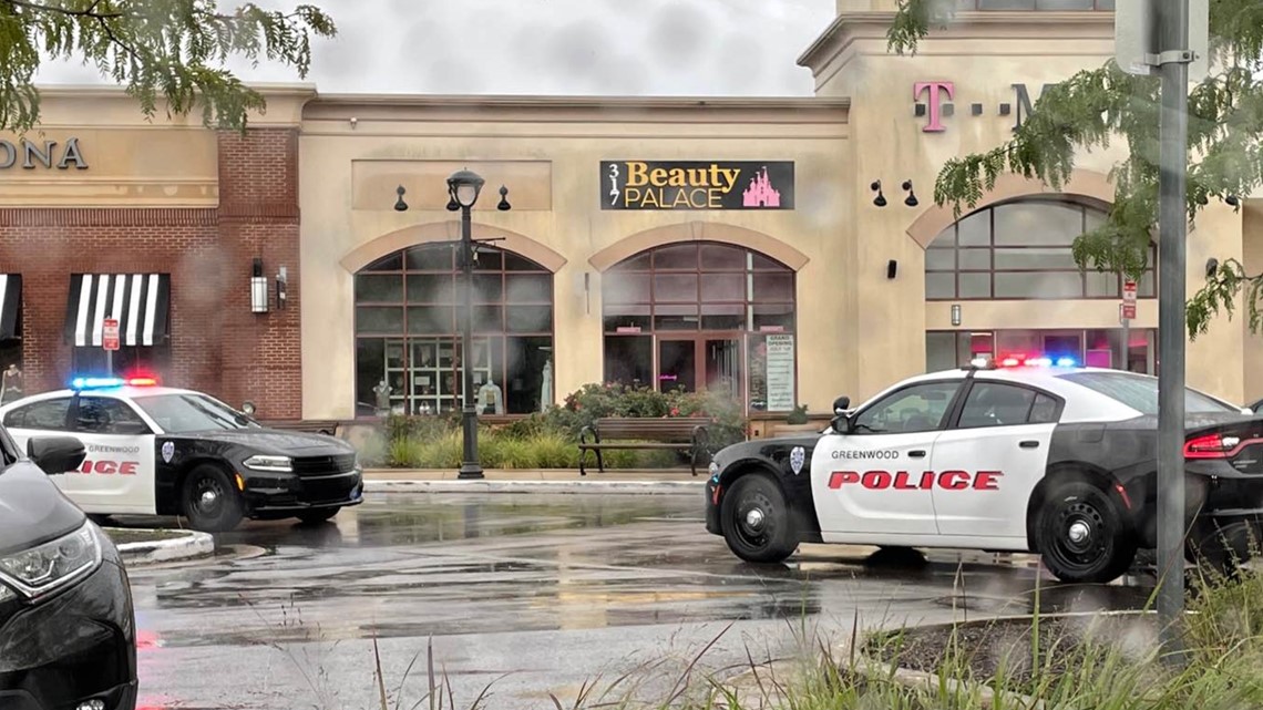 4 dead, 2 wounded in shooting at Greenwood Park Mall - Vimarsana News