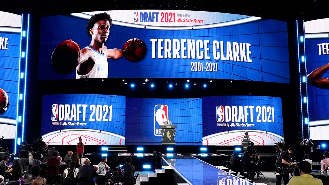 Former Kentucky guard Terrence Clarke honored at NBA Draft | wkyc.com