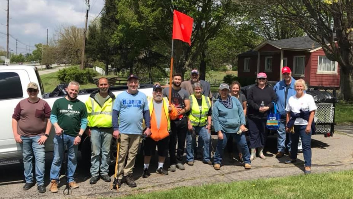 Volunteer group picks up thousands of pounds of trash in south Columbus - Vimarsana News