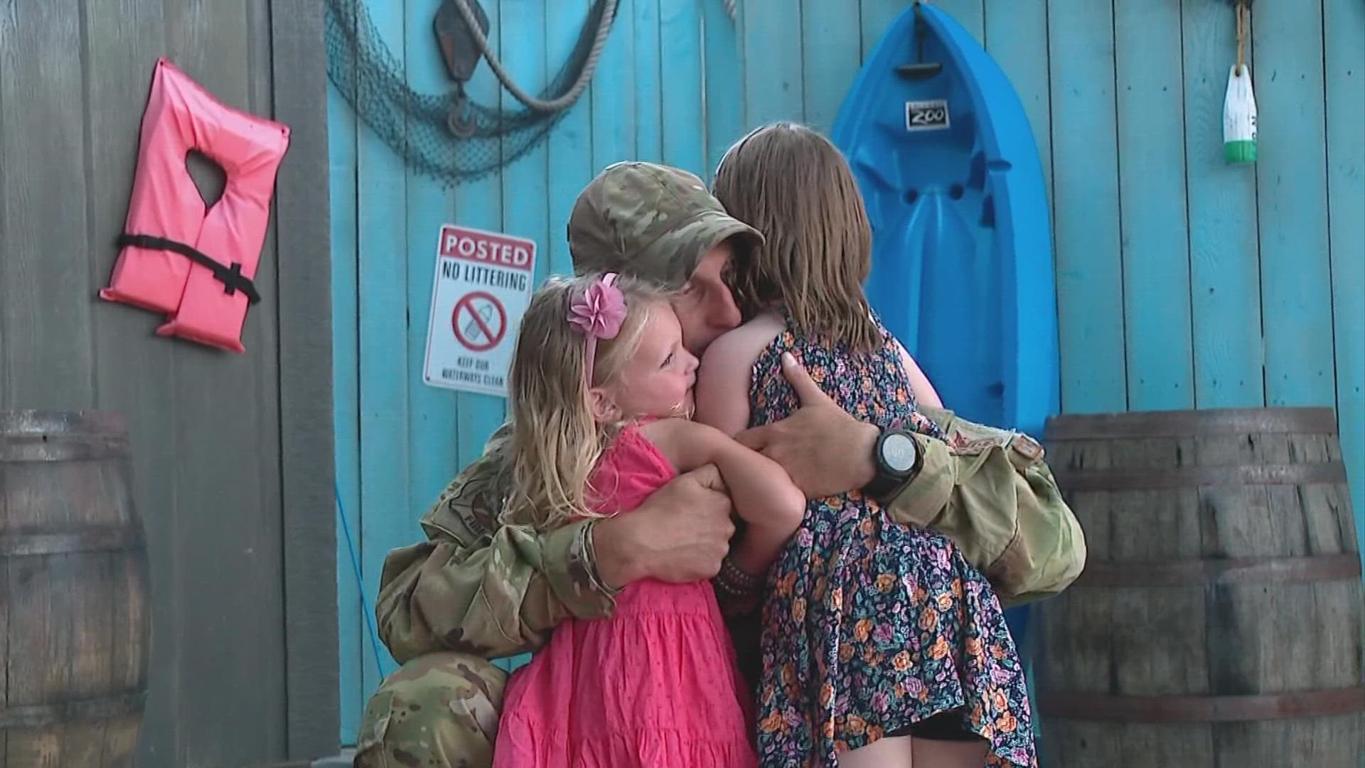 Kristina Murdock worked with the Columbus Zoo to surprise her two daughters after their dad just got back from serving overseas.