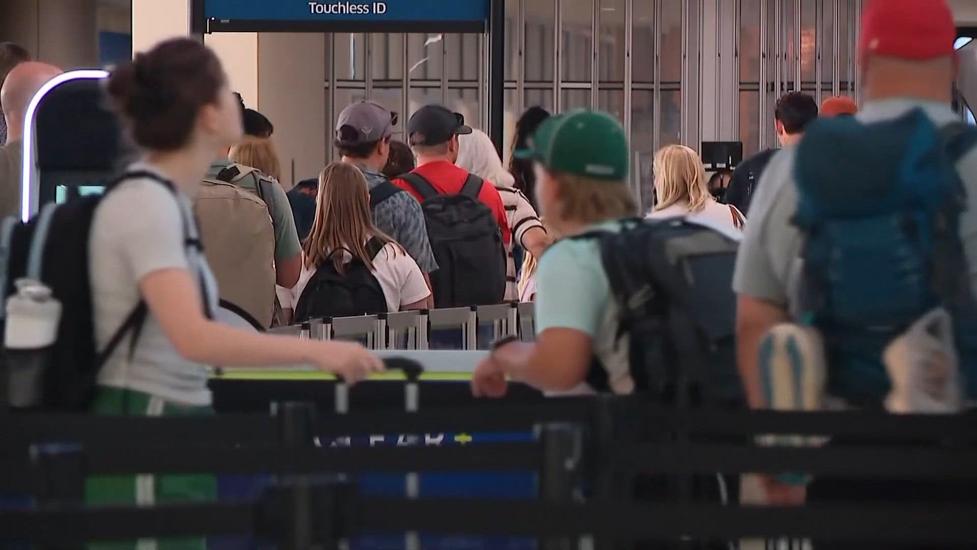Travel experts urge travelers to book Thanksgiving and Christmas ...