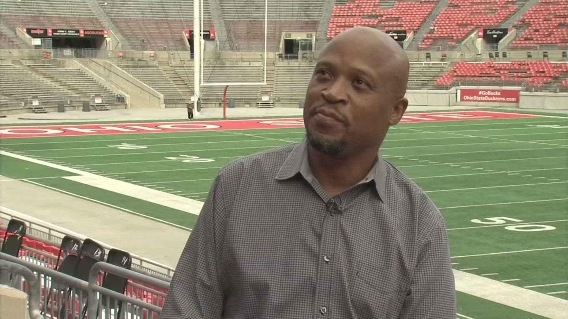 Community members are mourning the loss of an Ohio State football legend after battling ALS.