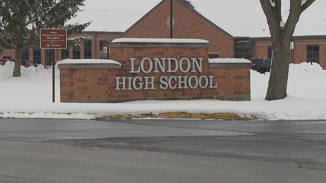 Police find loaded gun in London High School student's locker - Vimarsana News