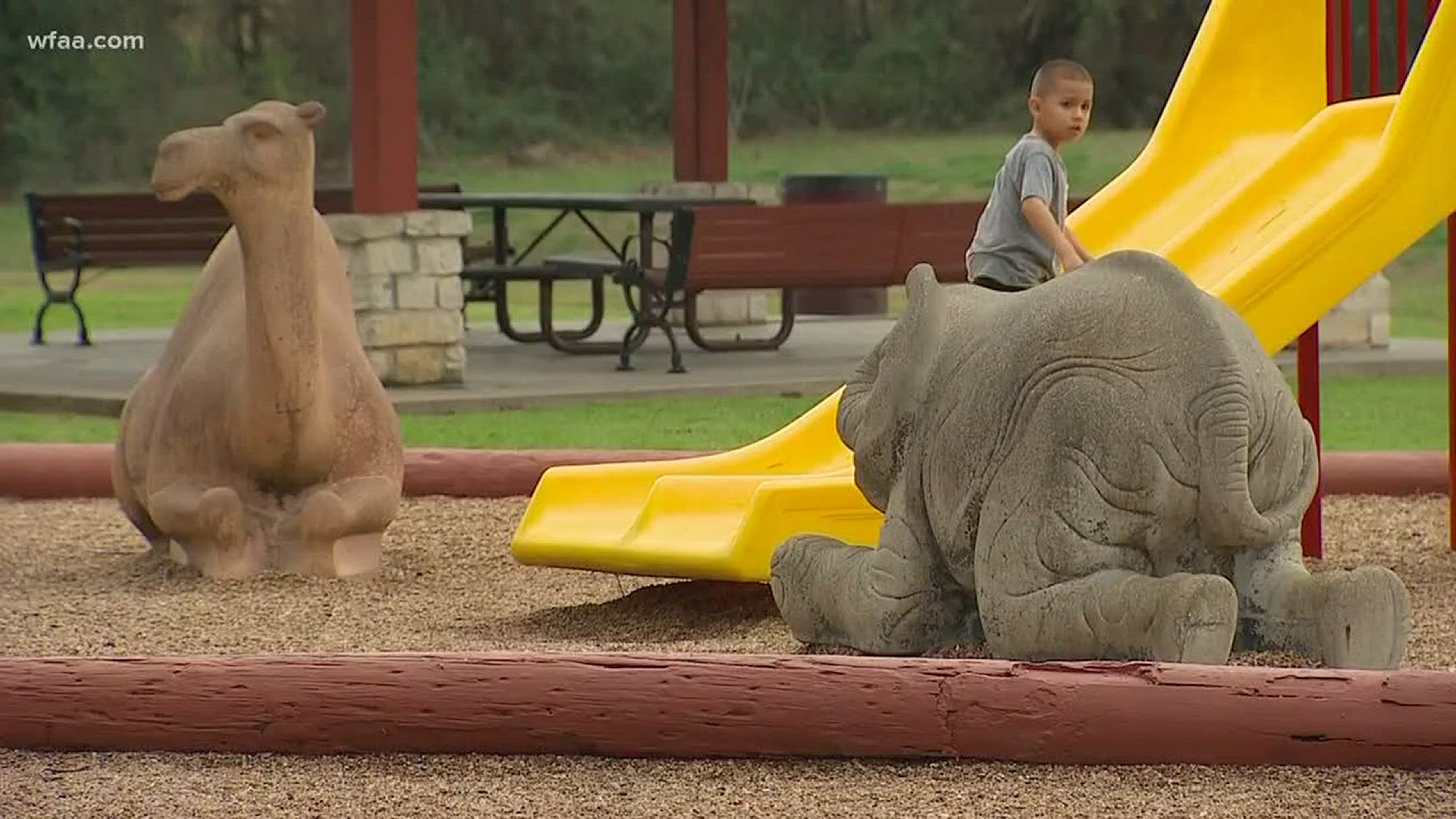 Corsicana removes gorilla statue from park