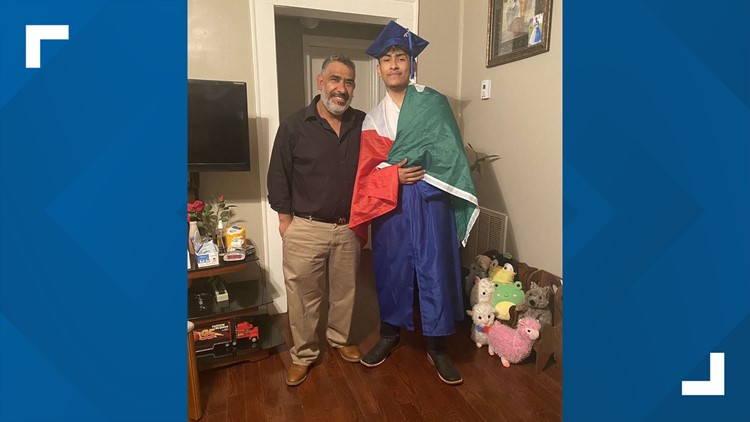 fa573977 82db 4d62 9d6b https://rexweyler.com/asheboro-high-student-denied-his-diploma-over-mexican-flag/