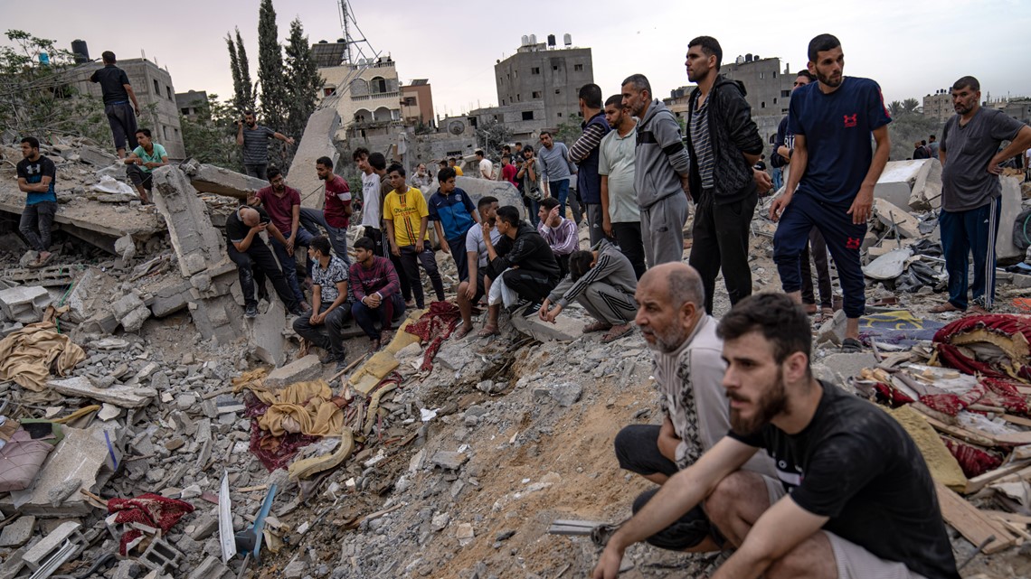 Heavy fighting rages near Gaza's largest hospital | wkyc.com