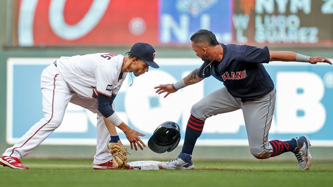 Eddie Rosario's big hit lifts Indians over Minnesota Twins 4-1