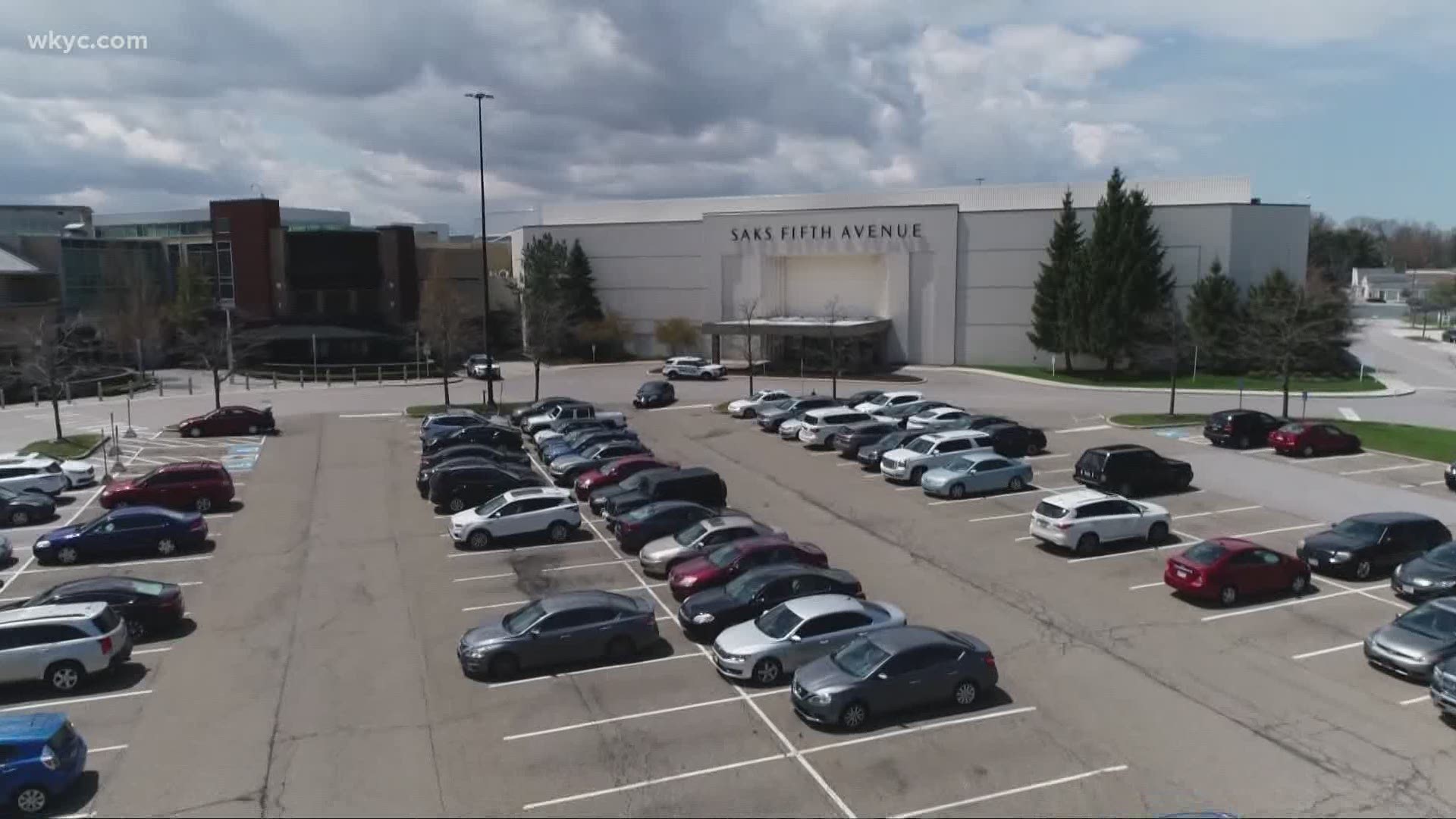 Malls and shopping centers are reopen, but it's not the same experience as before. 3News' Brandon Simmons reports.
