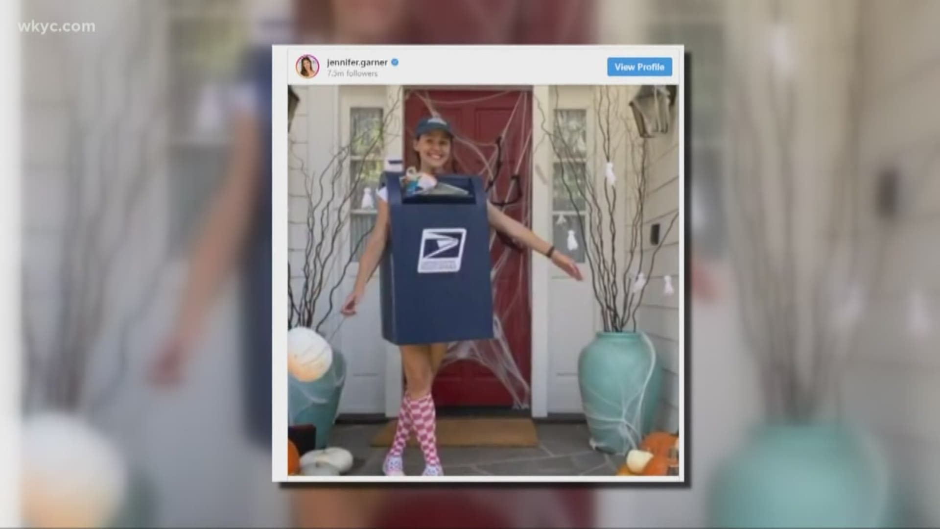 Jennifer Garners argues for dressing funny over sexy on Halloween Jennifer Garners argues for dressing funny over sexy on Halloween
