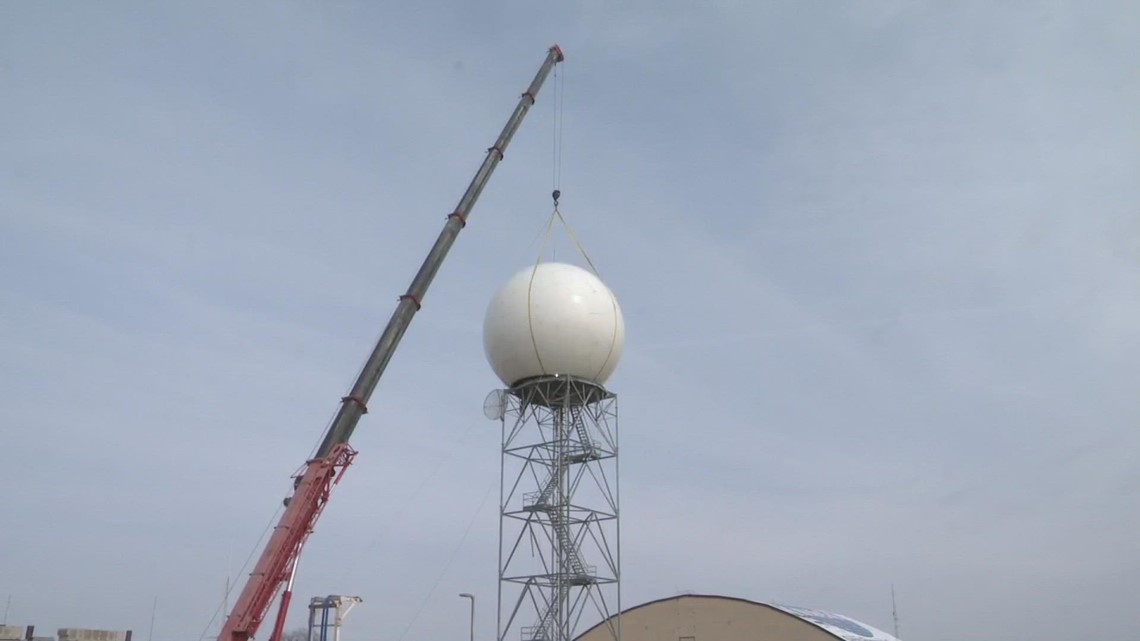 Crews remove dome off of Cleveland Hopkins International Airport radar