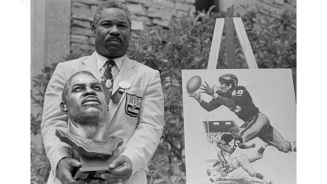 Browns legend Bobby Mitchell dies at 84