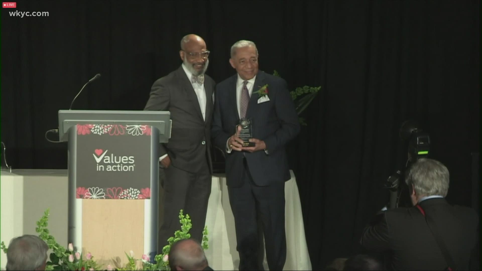 Leon Bibb received The Alan R. Schonberg Community Rescuer Award, which recognizes  “unsung” heroes in our community.