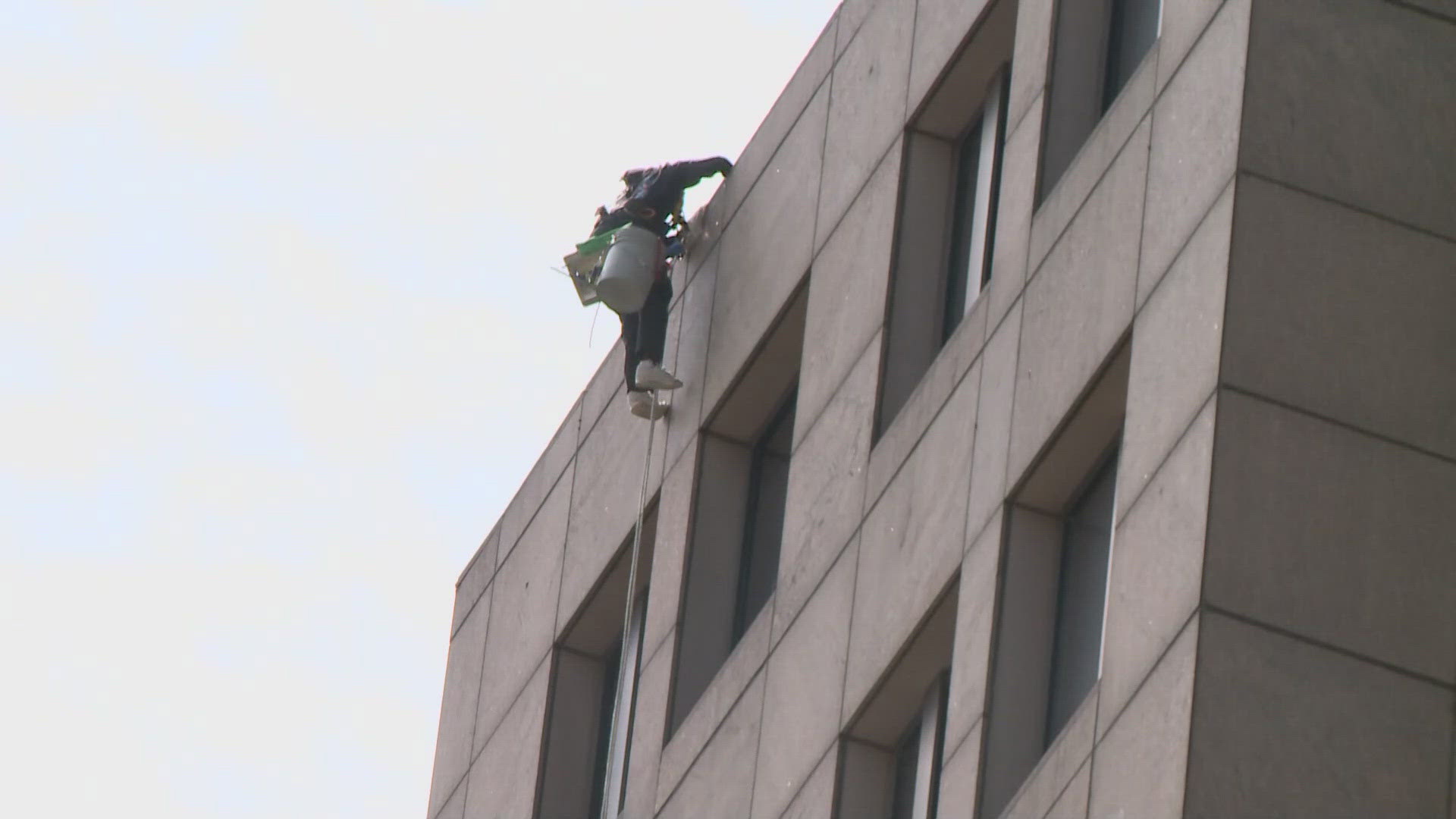 The Cleveland Division of Fire's Technical Rescue Squad safely brought the worker down after equipment failure left him stranded.