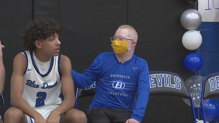 'This community has been incredible': Brunswick boys basketball team honors biggest fan as he battles leukemia