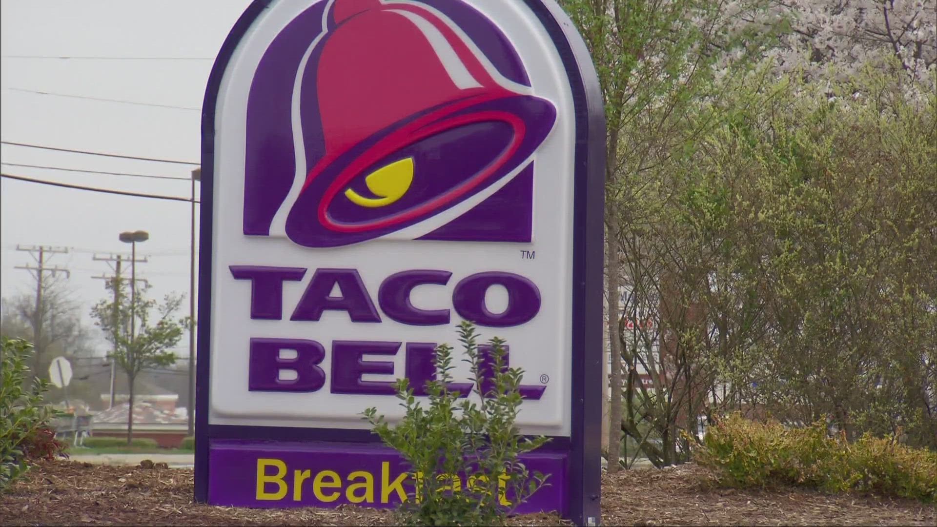 When is Taco Bell bringing back the Volcano Menu and Lava Sauce? | wkyc.com