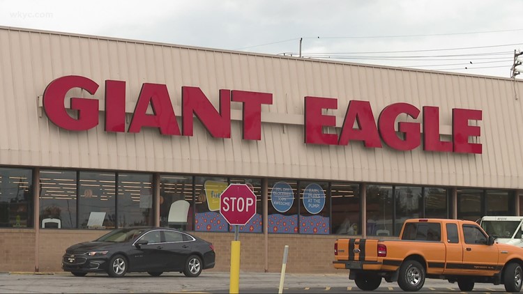 No more plastic grocery bags: Giant Eagle changes shopping policy at Cuyahoga County stores