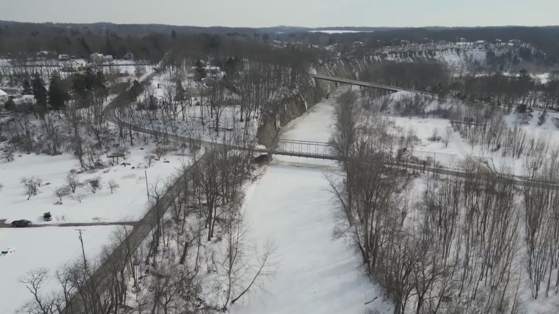 Northeast Ohio communities brace for potential ice jam floods amid warming temperatures