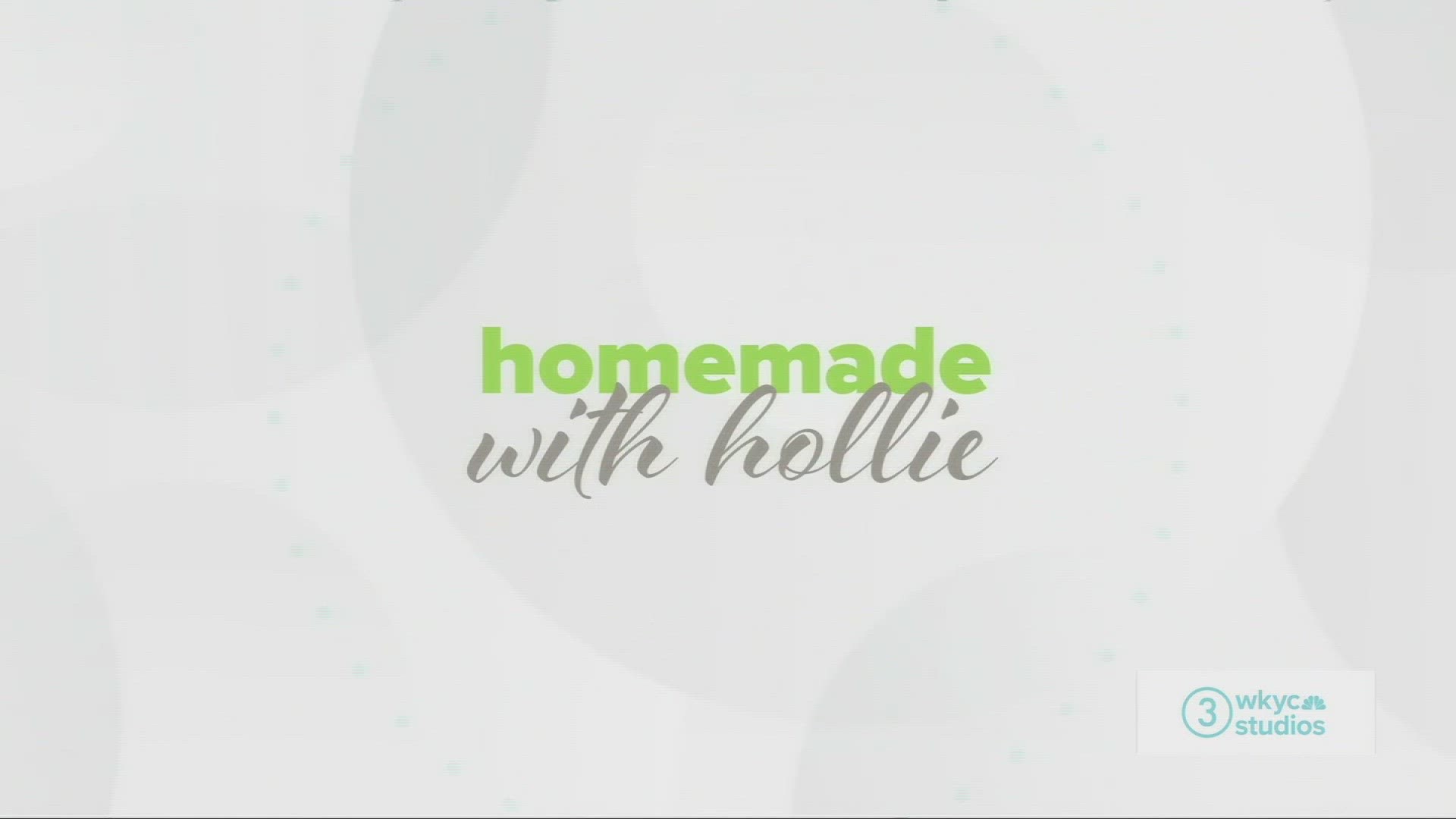 Hollie and Joe show us how to make a delicious sweet drink that's perfect for the warmer spring days!