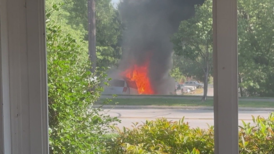 1 dead, 2 in custody after shooting in Valley View leads to fiery crash